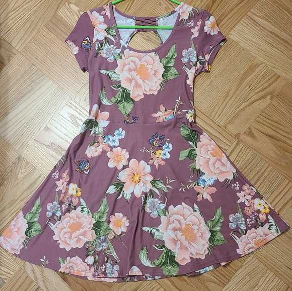 Dress - Picture 2 of 3